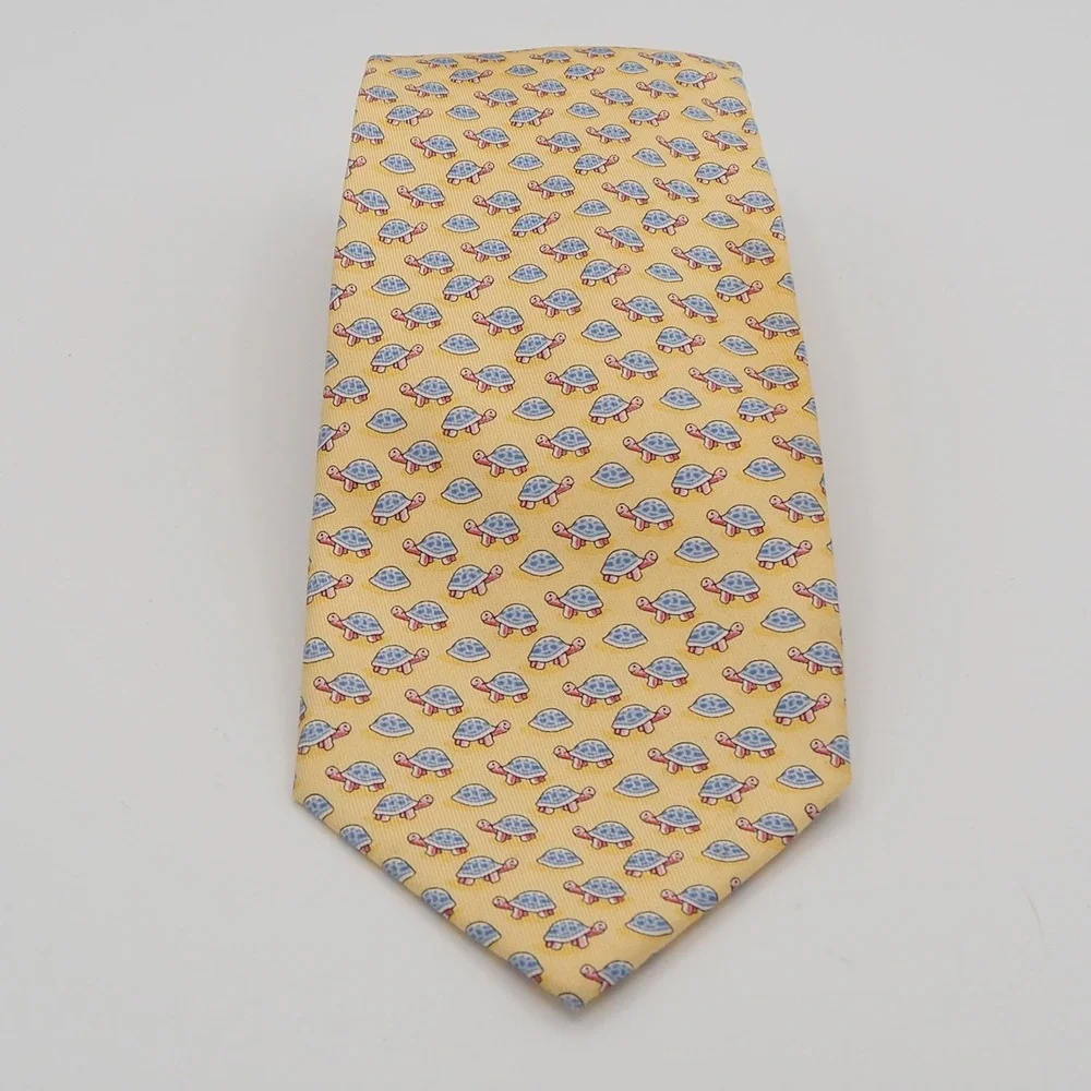 Vineyard Vines 100% Silk Turtle Tie Made in USA Novelty Preppy